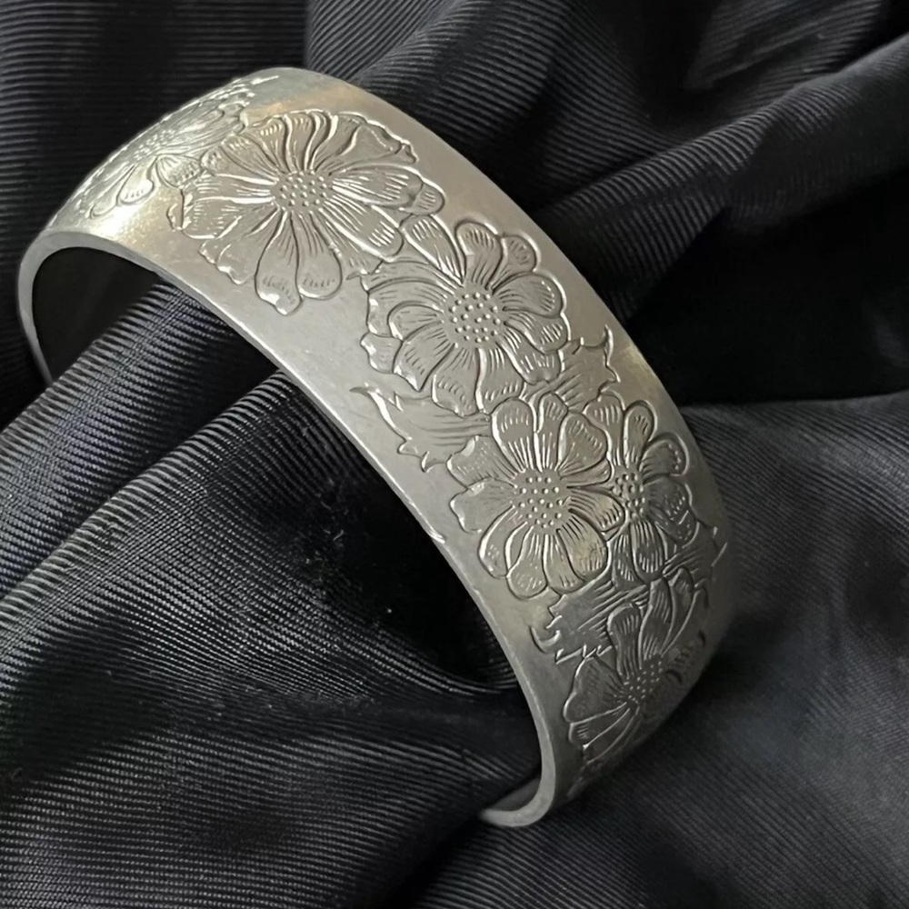 Vintage Kirk Stieff Pewter Cuff Bracelet “Aster”